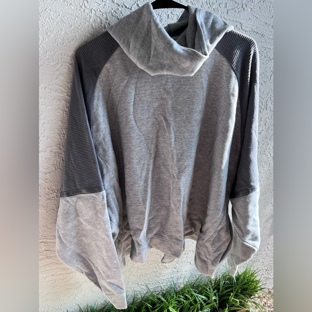 Women’s project rock under armour oversized sweatshirt
